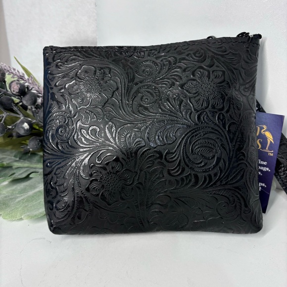 Alford Designs Leather Handmade Wristlet Black Paisley Embossed - Picture 2 of 6
